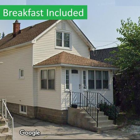 Cozy 3 Bedroom Downtown Cottage With Complimentary Breakfast Delivered Daily To The Rental Niagara Falls Exterior photo