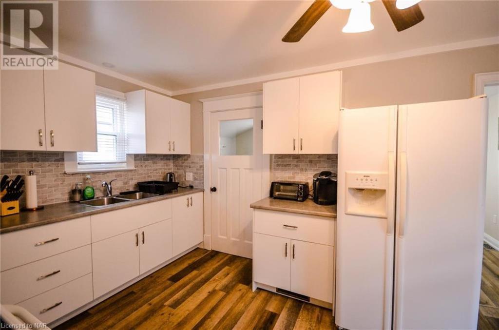 Cozy 3 Bedroom Downtown Cottage With Complimentary Breakfast Delivered Daily To The Rental Niagara Falls Exterior photo